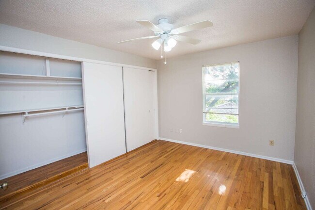 Photo - "Spacious 5-Bed Oasis with Granite Elegance & Hardwood Charm in Lubbock!"
