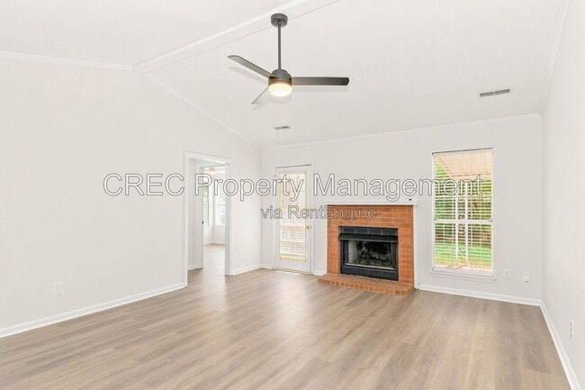 Photo - 136 Chandler Dr