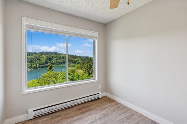 Overlook at the Willamette
