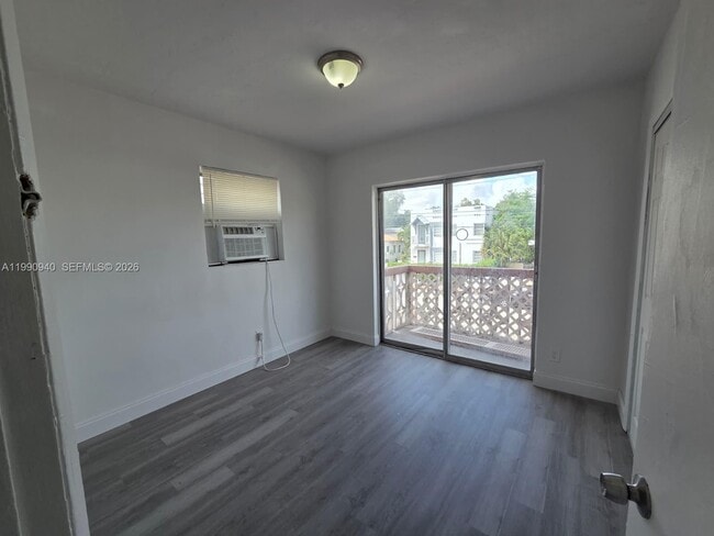 Photo - 1628 SW 7th St Unit 6