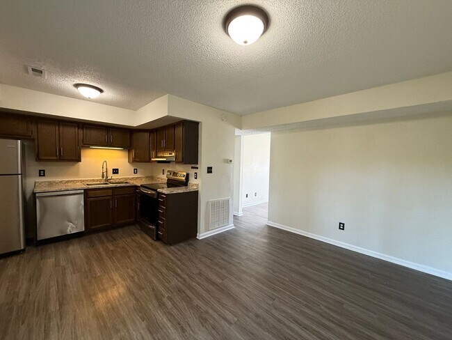 432 Myrtlewood Cir