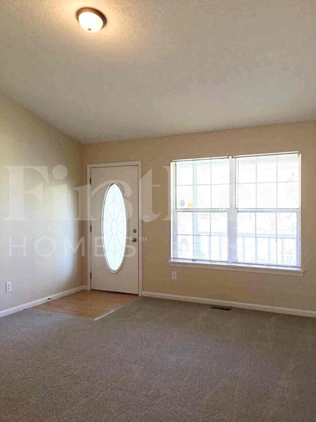 Photo - 2835 Greenview Way