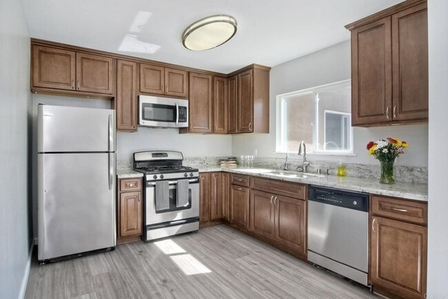 Photo - Spacious 5-Bedroom Home on Quiet Cul-de-Sa...