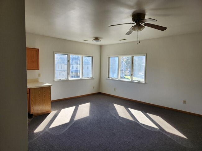 Building Photo - 329 N Hamilton St Unit 201