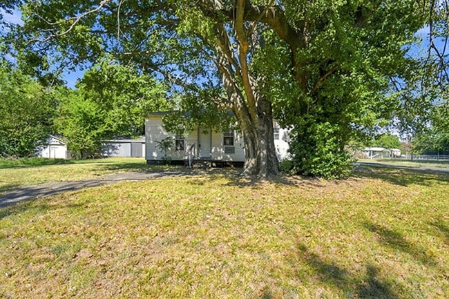 Photo - 707 N Gertrude Ave