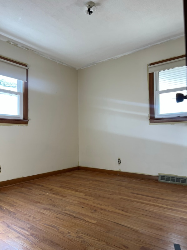 Photo - 801 36th St SE