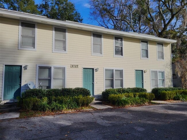 Building Photo - 3727 SW 28th Terrace Unit 2