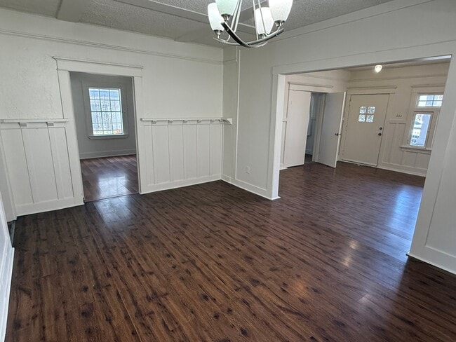 Photo - 860 W 56th St Unidad 1