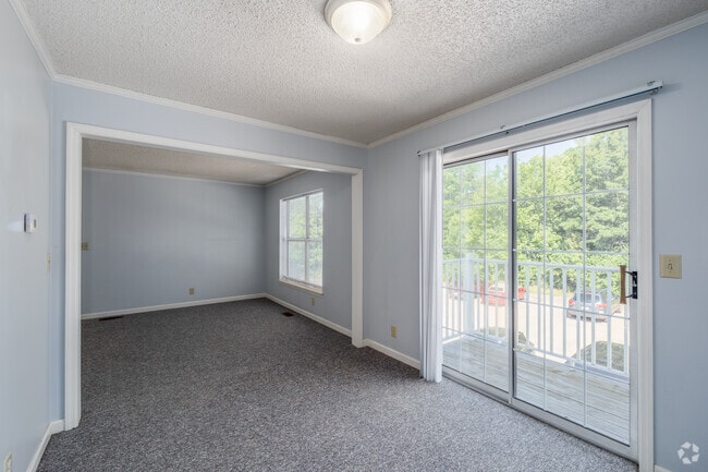 2BR, 2BA - 960SF - Dining Room - Deer Creek Apartments