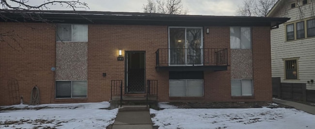 Photo - 911 W River Blvd