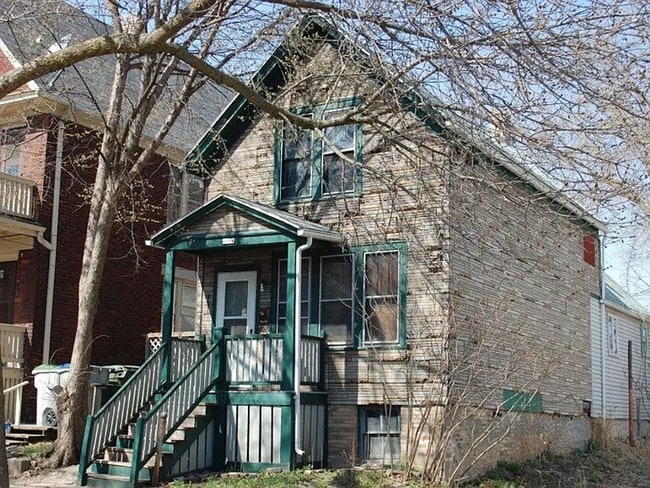 Building Photo - 1116 E Hamilton St