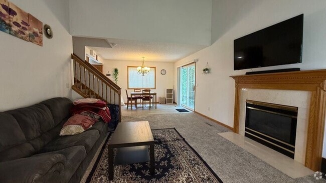 Building Photo - 2755 Ranchview Ln N Rental