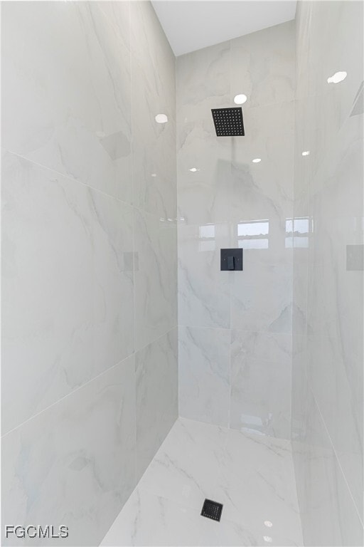 Photo - 837 Colyer St E