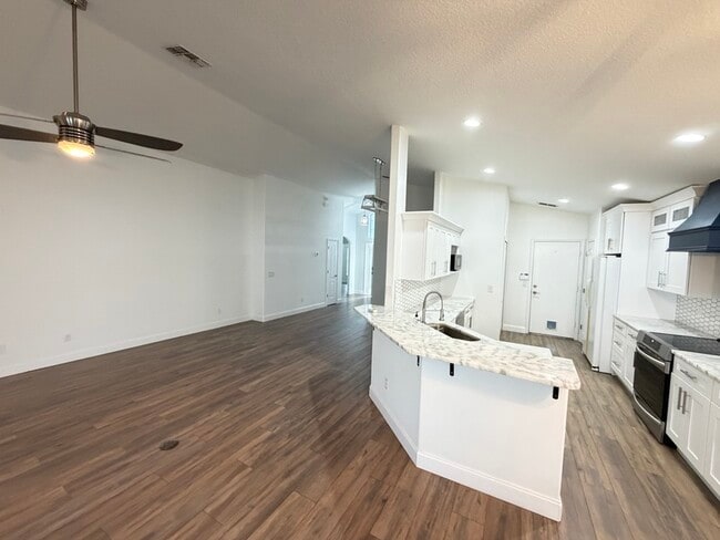 Photo - 10077 Portofino Dr