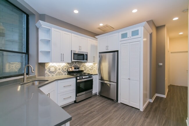 Photo - 2324 N Clark St Unidad Apt 2