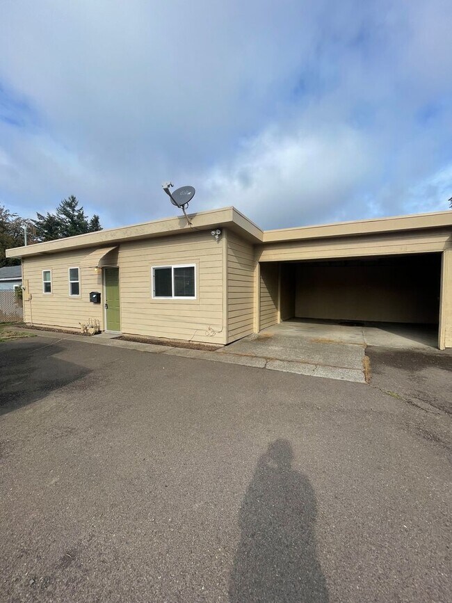 Photo - Do not miss this cozy 2 bedroom Lebanon Apartment! Unit 747.5