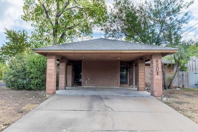 Building Photo - 6201 Berkett Cove