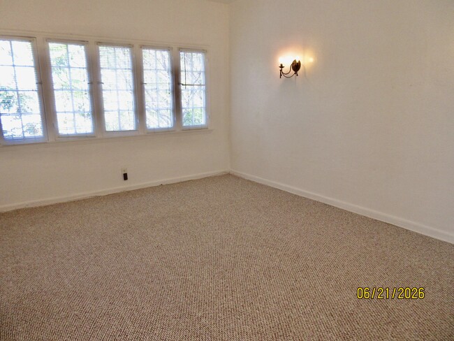 LIVING ROOM - 4911 Dockweiler St Unit 4911