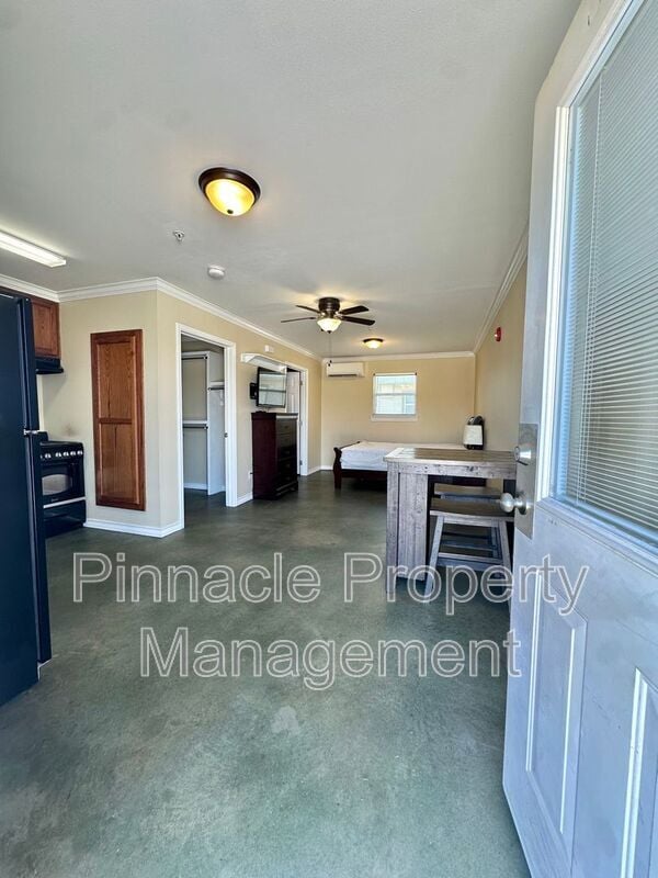 Photo - 350 W Ave L Unidad Depot Flats #14 Rental