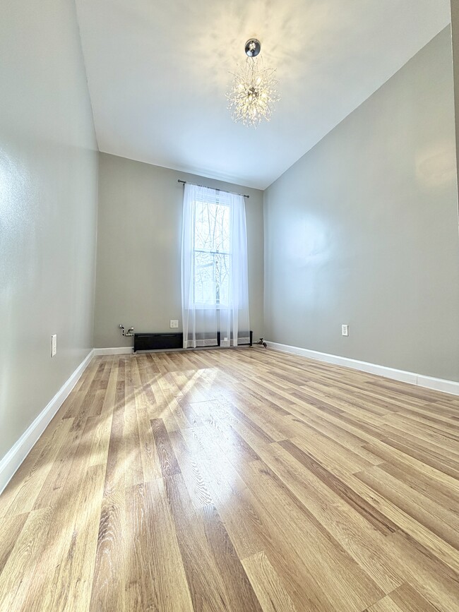 Photo - 7107 Narrows Ave Unit #2R