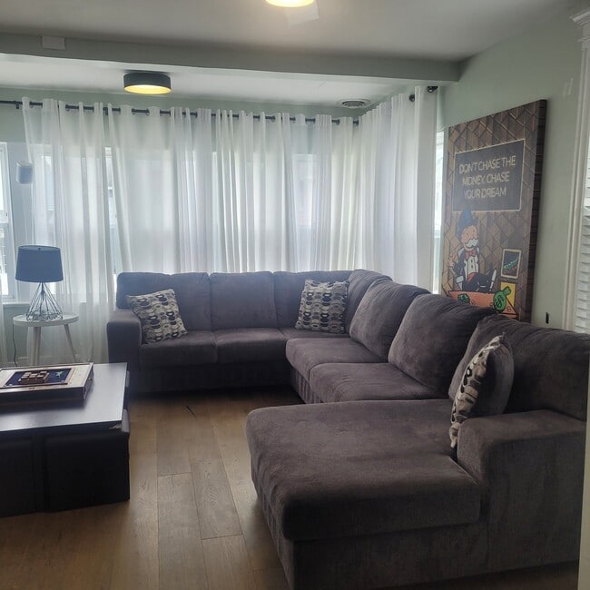 Photo - 105 N Windsor Ave