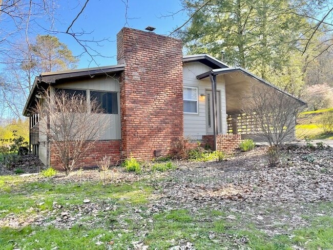 Building Photo - 1023 N Runyan Dr Rental