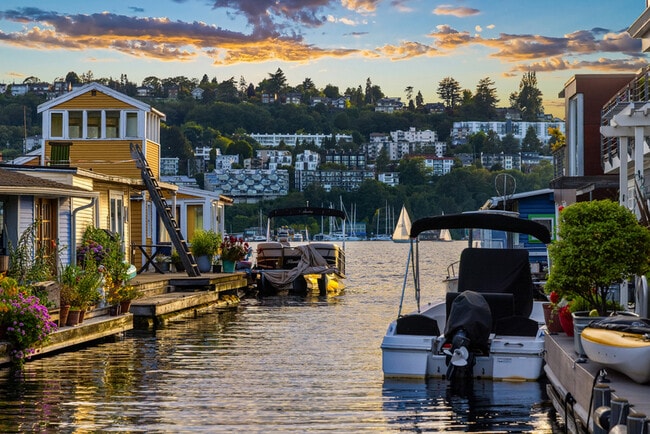 Photo - 2339 Fairview Ave E