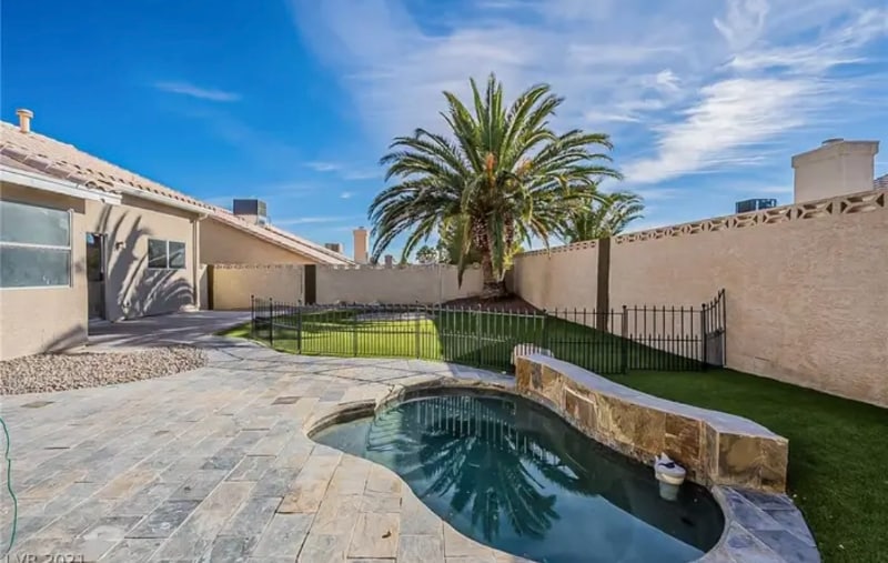 Photo - 2033 Riderwood Ave