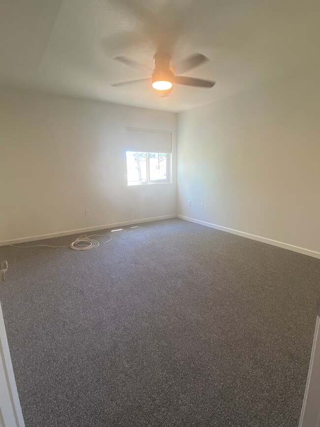 Generously sized bedroom - 5877 N Granite Reef Rd Unit 2222