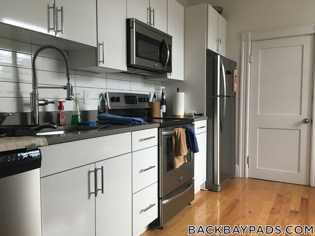 Photo - 499 Beacon St Unit PH