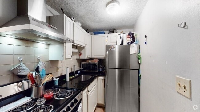 Building Photo - 14 Murdock St Unit 1-8 Rental