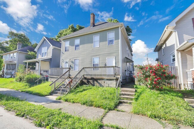Photo - 347-349 1/2 E Welch Ave Unidad 347 1/2