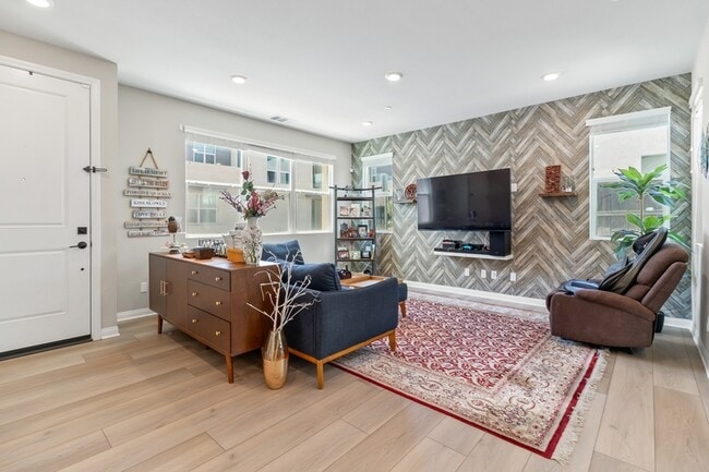 Photo - 1789 Whitmore Lp