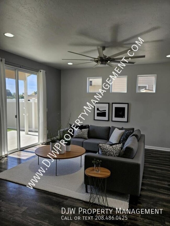 Photo - 1594 S Pilar Wy