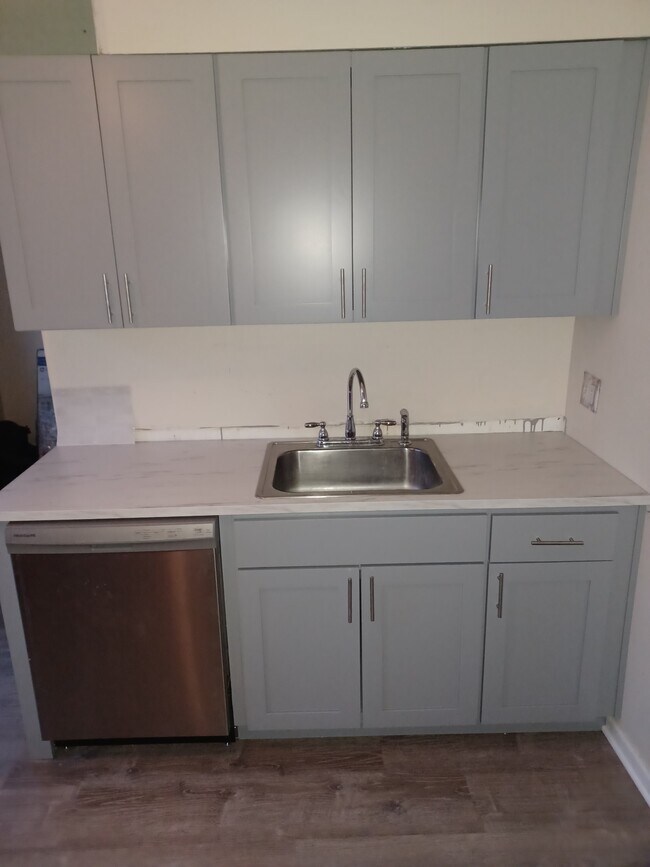 Photo - 5811 S Kolmar Ave