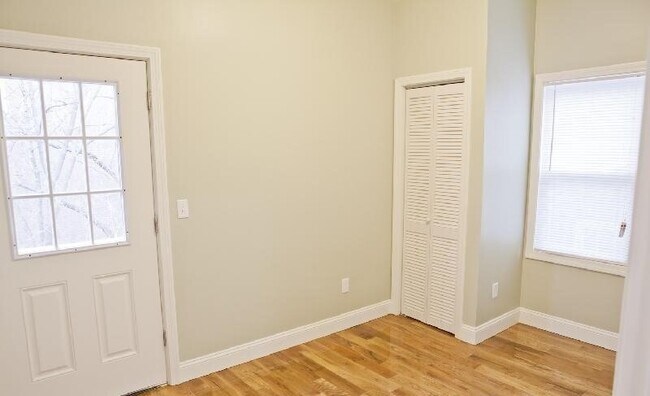 Photo - 17 Imrie Rd Unit #1