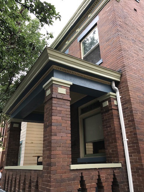 Photo - 2215 Victor St