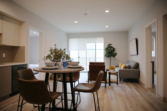 NoHo Contemporary Apartments - NoHo Contemporary Apartments