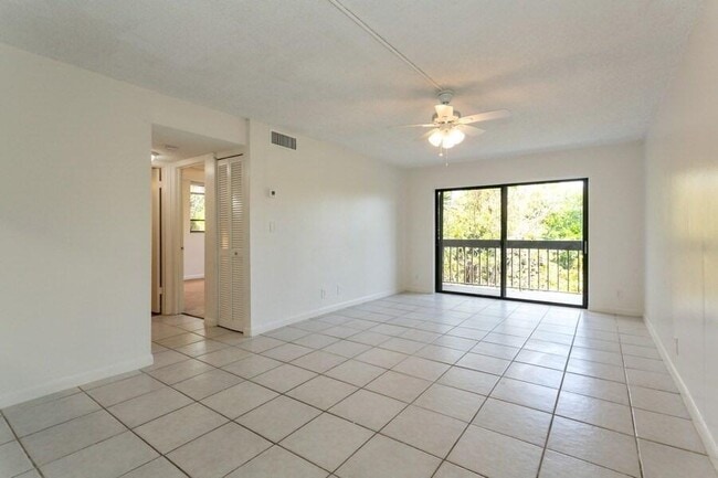 Building Photo - 1720 N Congress Ave Unit 305
