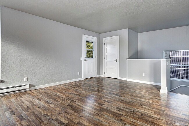 1906 3rd Ave W