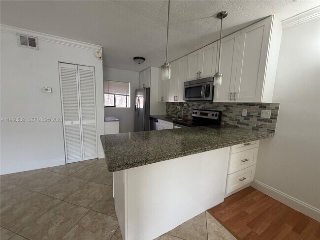 Photo - 104 Gardens Dr Unit 203