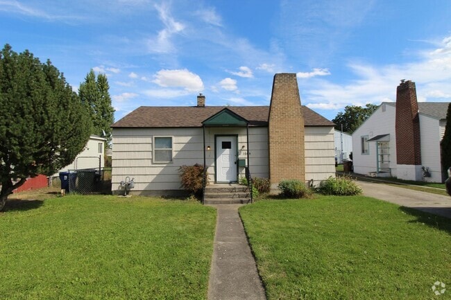 Building Photo - 1604 N Smith St Rental