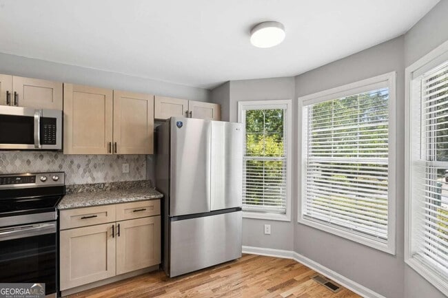 5200 Laurel Bridge Dr SE