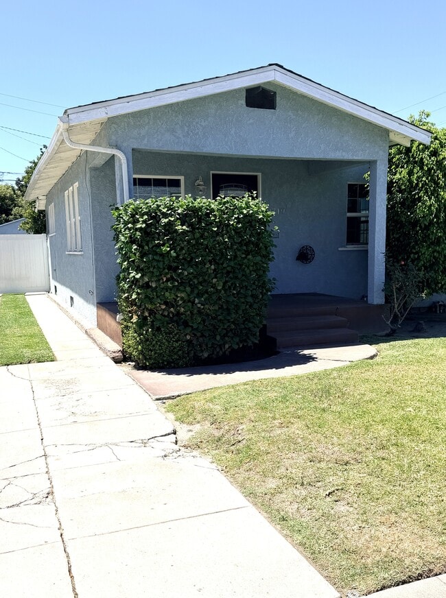 Photo - 9719 Mallison Ave