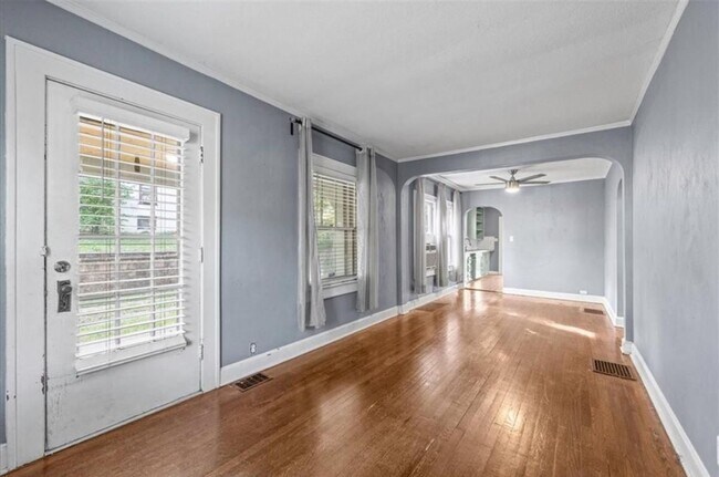 Photo - 3 bed 1 bath by ku med