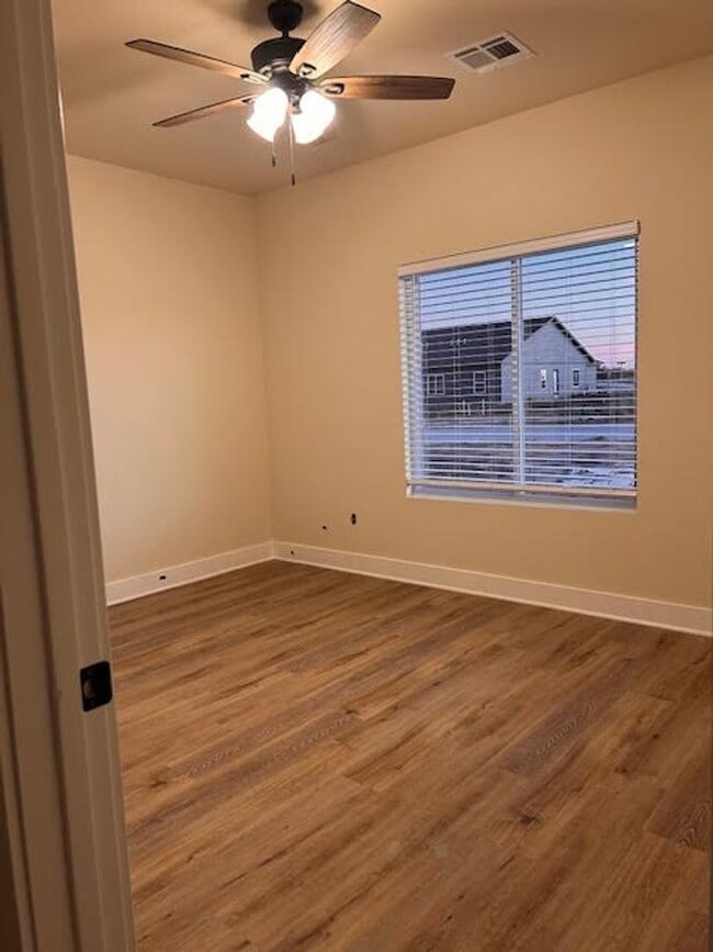 Photo - 501 E Harper St Unit 501 E Harper