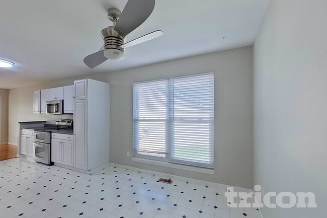 Photo - 935 Squirrels Nest Ct