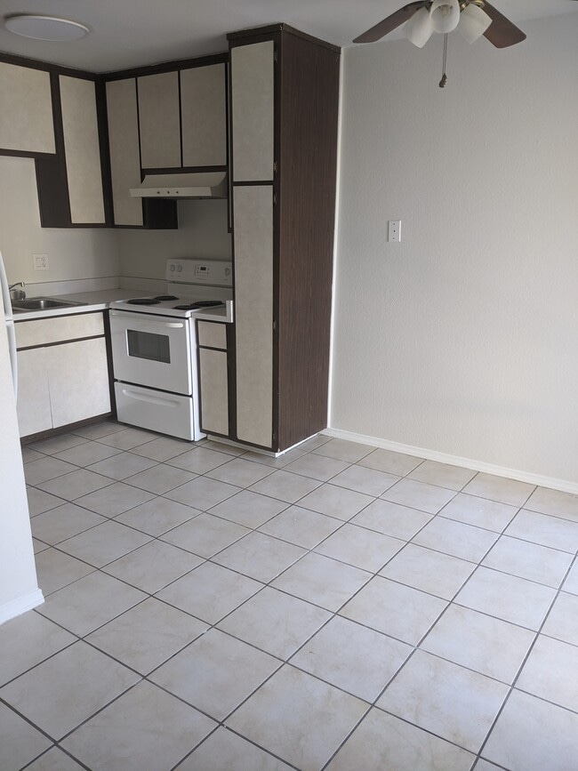 Photo - 1811 E Grand Ave Unit 126