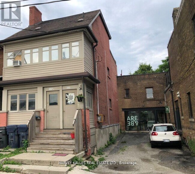 Photo - 1215 Bathurst St Unit 3