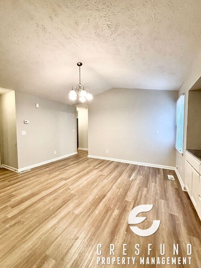 Photo - Coziest 3 Bed, 2 Bath - 15 MINUTES FROM YA...
